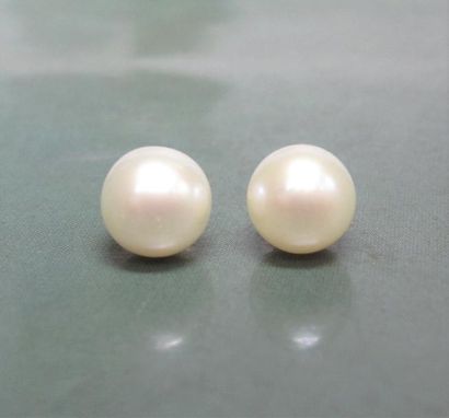   Paire de boucles d'oreilles, serties de perles de culture diamètre 7/7.5 mm , Japon,...