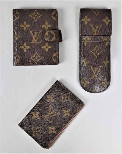 null Louis Vuitton

Lot de 2 portes cartes et d’1 étui à stylo en toile monogram