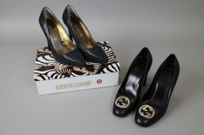 null Gucci et Roberto Cavalli

Lot de 2 paires d’escarpins dont 1 paire en cuir noir...