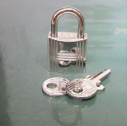HERMES Cadenas de sac en métal chromé, avec deux clés
