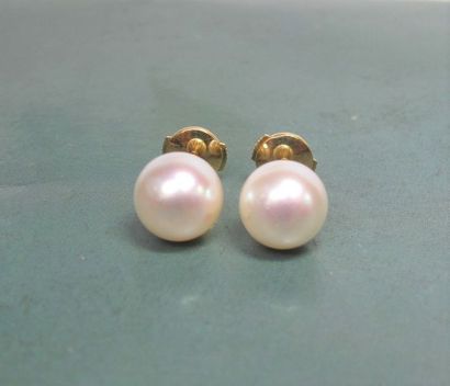   Paire de boucles d'oreilles serties de perles de culture diamètre 8/8.5 mm, Japon,...