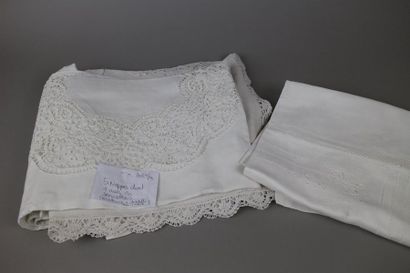 null Lot de 5 petites nappes, dentelle au lacet, broderie et dentelle du Puy