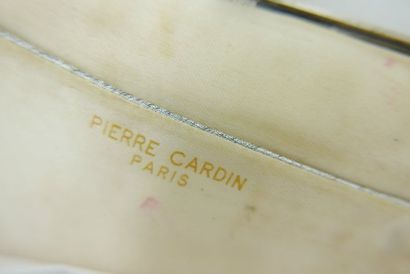 null Pierre CARDIN

Sac du soir perlé à motifs géométriques (accident au fermoir),...