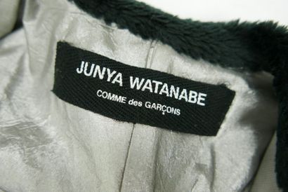 null Junya WATANABE, circa 1995

Robe à découpe asymétrique en tissu technique en...
