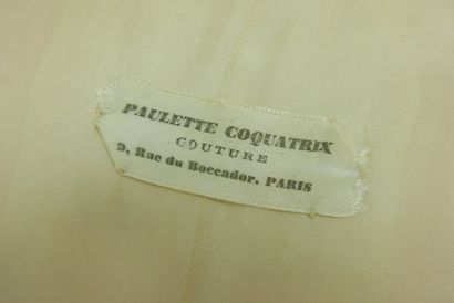 null Paulette COQUATRIX Couture

9 rue BOCADOR à PARIS

Manteau du soir en satin...