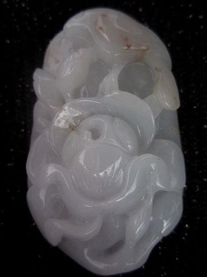 Jade Chine, pendentif en jade/ Jadéite de grade A

5.9x3.6 cm

