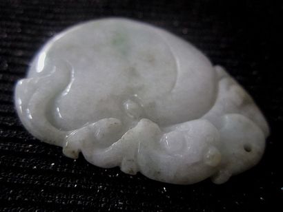 Jade Chine, pendentif en jade/ Jadéite de grade A

4.9x3.6 cm

