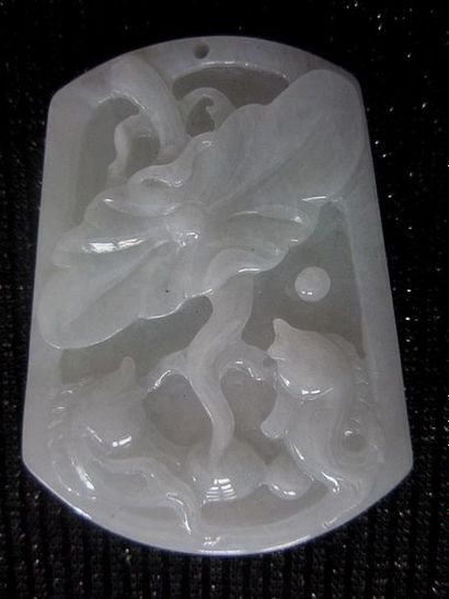 Jade Chine, pendentif en jade/ Jadéite de grade A

5.8 x 4.5 cm

