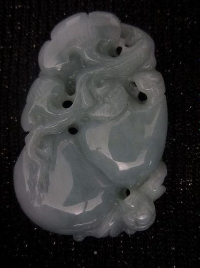 Jade Chine, pendentif en jade/ Jadéite de grade A

5.7x3.7cm

