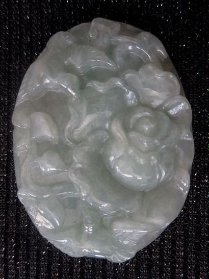 Jade Chine, pendentif en jade/ Jadéite de grade A

5.4x4.1 cm

