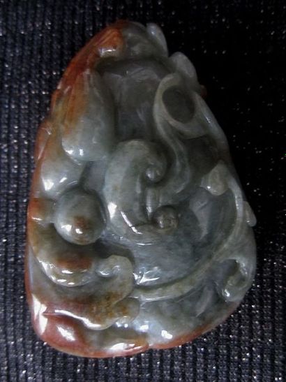 Jade Chine, pendentif en jade/ Jadéite de grade A 

7.5x5 cm

