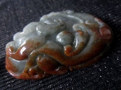 Jade Chine, pendentif en jade/ Jadéite de grade A 

7.5x5 cm

