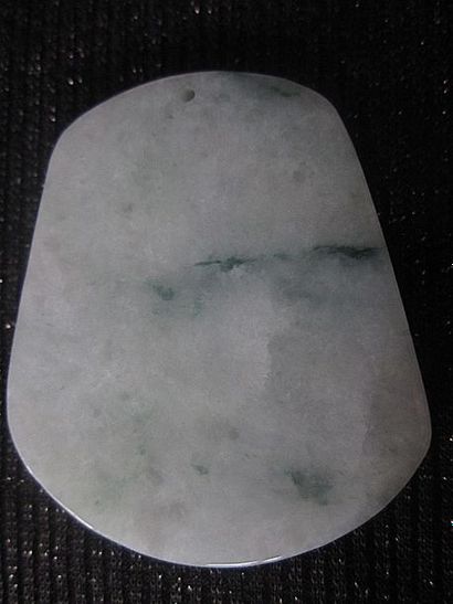 Jade Chine, pendentif en jade/ Jadéite de grade A

5.8x5 cm


