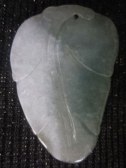Jade Chine, pendentif en jade/ Jadéite de grade A

5.2x3.6 cm


