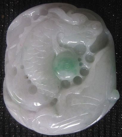 Jade Chine, pendentif en jade/ Jadéite de grade A

5.6x4.7 cm

