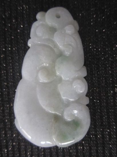 Jade Chine, pendentif en jade/ Jadéite de grade A

5x2.8 cm

