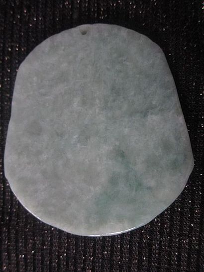 Jade Chine, pendentif en jade/ Jadéite de grade A

5.5x5 cm

