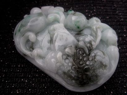 Jade Chine, pendentif en jade/ Jadéite de grade A

5.5x4 cm

