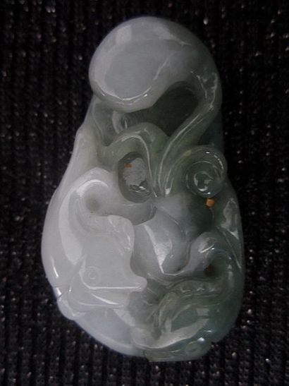 Jade Chine, pendentif en jade/ Jadéite de grade A

5.3x3.3 cm

