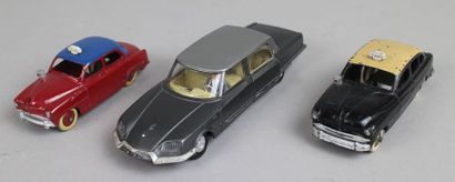 null DINKY TOYS (F)

3 véhicules

Citroën présidentielle 1435

Taxi FORD VEDETTE...