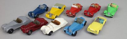 null DINKY TOYS (GB)

10 voitures décapotables

Triumph TR2 avec chauffeur

3 MG...