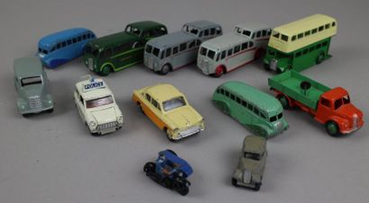 null DINKY TOYS (GB)

12 véhicules

Double Decker

 3Observation coachs

 2 BUS

Camion...