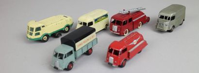 null DINKY TOYS (F)

6 camions transports et utilitaires

Citerne Esso

Grands Moulins...