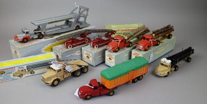 null DINKY SUPERTOYS (F)

8 véhicules avec boîtes (en l’état)

Tracteur porte-voitures...