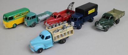 null DINKY TOYS (F)

6 camions 

Camion benne

Camion plateau

Lampe MAZDA 25B

Camion...