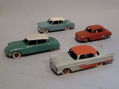 null Lot de 4 voitures (F) dont 1 Plymouth Belvédère gris toit rouge réf 24D, 1 Citroën...