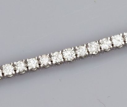 null Bracelet rivière en or gris 750°/00, serti de diamants de taille brillant pour...