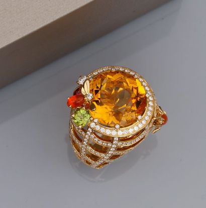 CHAUMET CHAUMET, bague en or jaune 750°/00 "attrape moi si tu m'aimes", sertie d...