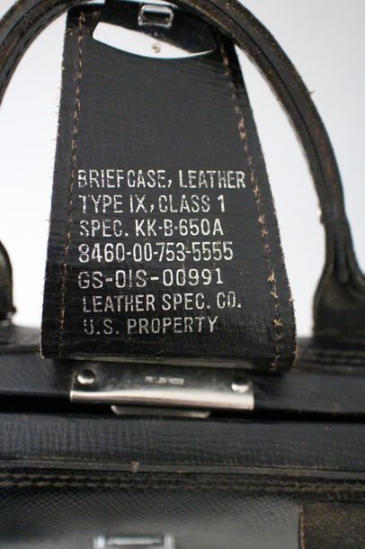 null SACOCHE DE PILOTE de l’USAF

Briefcase Type IX en cuir noir et fermeture en...