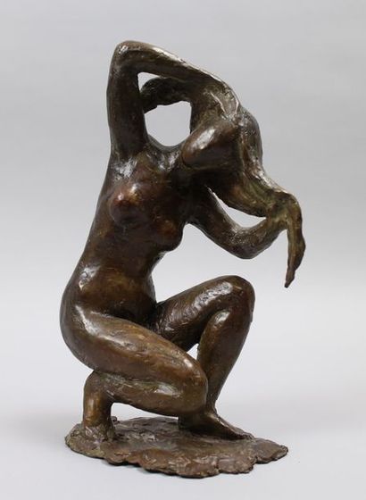 null Madeleine TEZENAS DU MONTCEL (née en 1936) : « Femme nue accroupie, les mains...