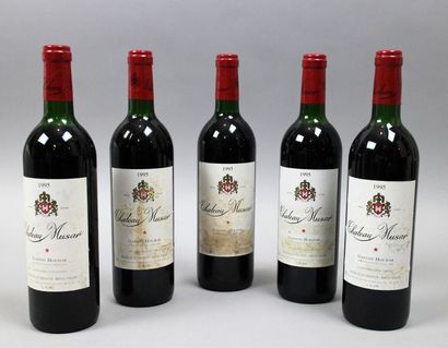 null 5 bouteilles LIBAN - CHÂTEAU MUSAR 1995 Etiquettes tâchées, 1 niveau bas goulot,...