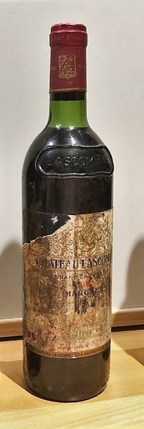null 1 bouteille CHÂTEAU LASCOMBES 2é GCC - Margaux 1982 Etiquette tachée, déchirée....