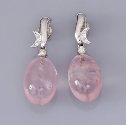 null Paire de boucles d'oreilles en or gris 750°/00 (18 K), serties de quartz roses...