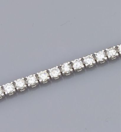   Bracelet rivière en or gris 750°/00, sertie de diamants taille brillant pour 4.20...