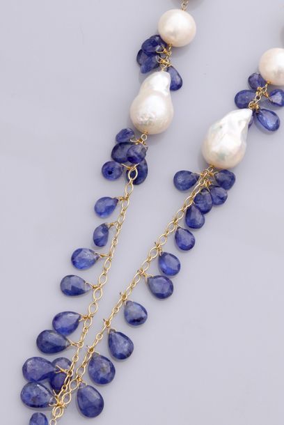   Sautoir en vermeil 925, serti de perles de culture et perles de culture baroques...