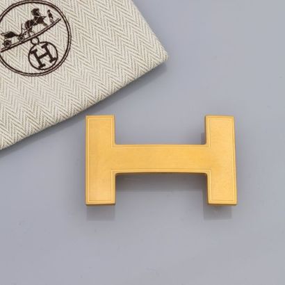 HERMES HERMES, boucle de ceinture Quizz dorée brossée, modèle pour ceinture 3.5 cm....