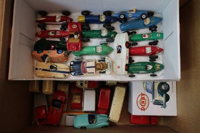 null DINKY Toys (GB)

2 véhicules dans leur boîte, 11 Bus Double decker Vert et rouge...