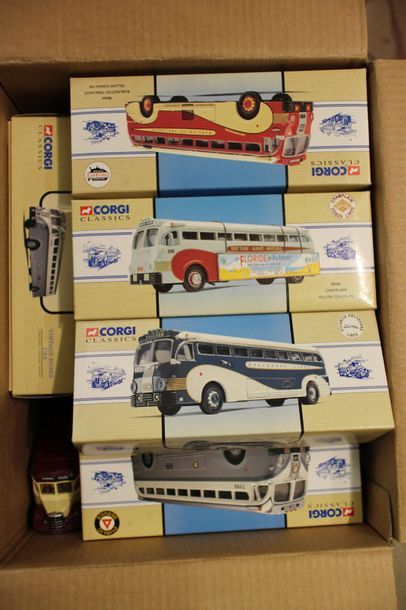 null CORGI Classics Vintage Buses USA

Lot de 10 Bus américains (94-95) dans leur...