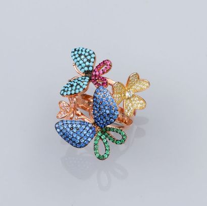   Grande bague en vermeil 925, ornée de papillons, sertis de pierres fantaisie multicolores....