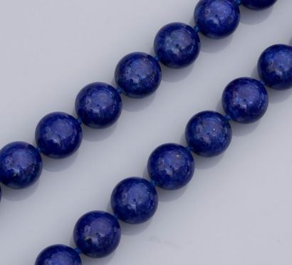 null Sautoir de boules de lapis lazuli diamètre 12/12.5 mm, formé de deux colliers...