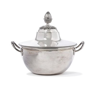 Silver covered tureen with flat bottom, plain...