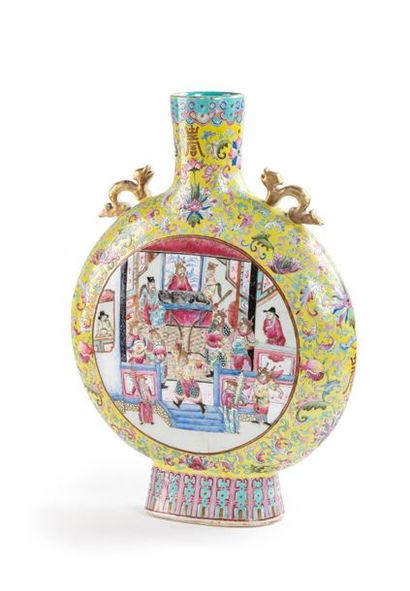 CHINE, Canton, XIXe siècle Important vase...