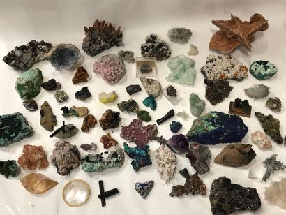 Collection de minéraux divers de toutes provenances...