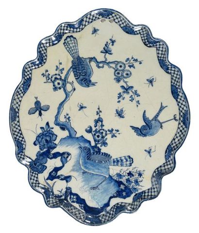 DELFT Large oval-shaped plate with contoured...
