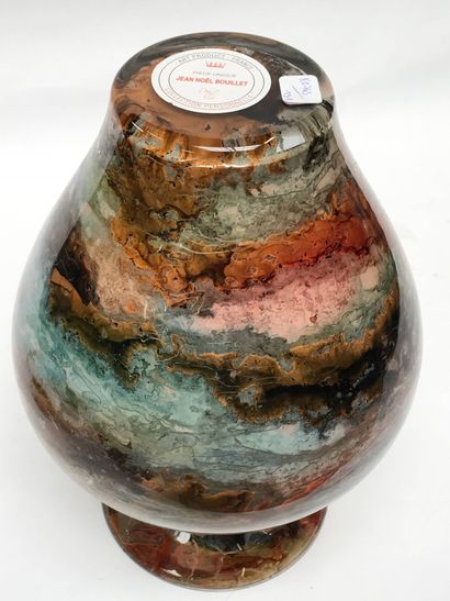 Jean Noel BOUILLET Vase en verre polychrome 
Pièce unique 
H : 30 cm