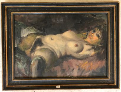 Pedro CREIXAMS (Barcelone 1893 - 1965) Femme nue allongée 
Huile sur toile 
38 x...